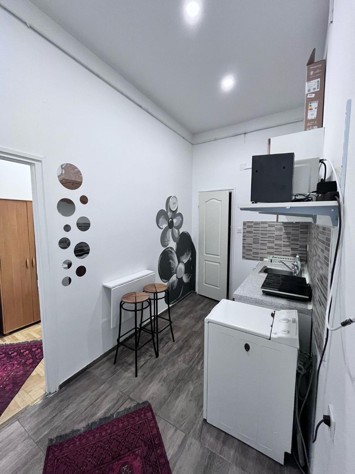 Apartment M&ns