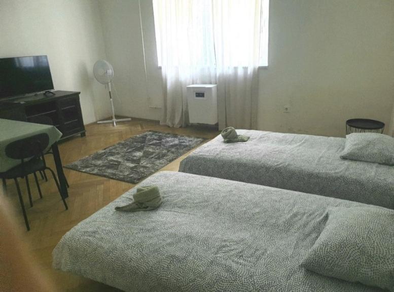 Apartment M&ns